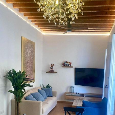 Casa Naty, Espacioso Renovado Apartamento En El Centro De Малага Экстерьер фото