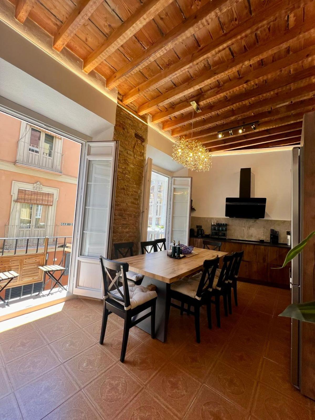 Casa Naty, Espacioso Renovado Apartamento En El Centro De Малага Экстерьер фото