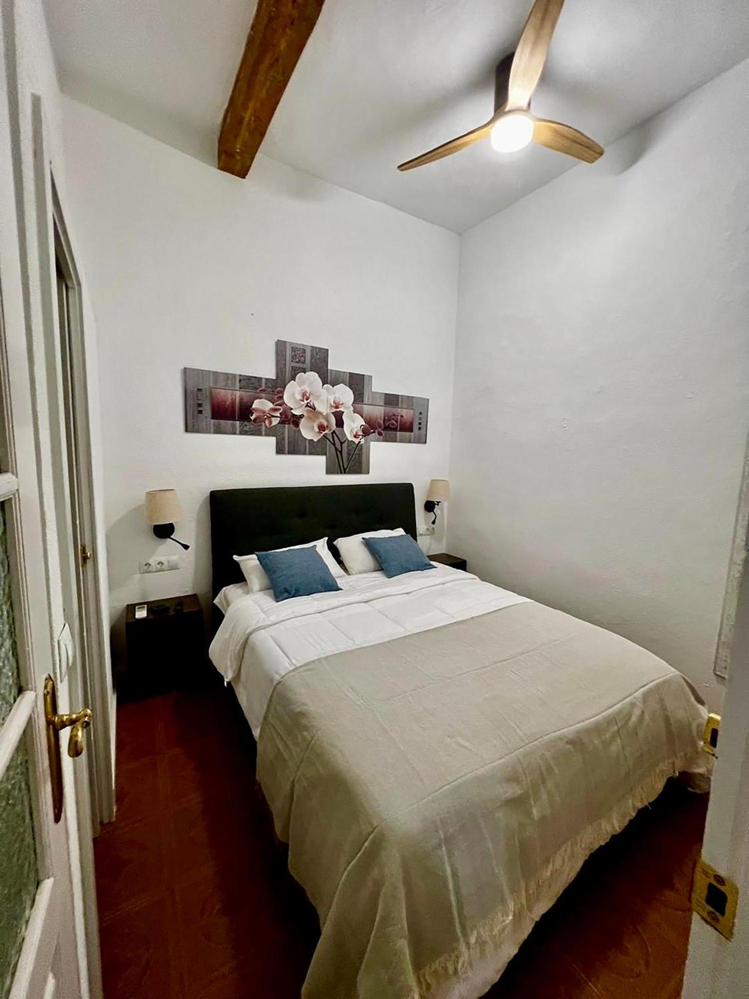 Casa Naty, Espacioso Renovado Apartamento En El Centro De Малага Экстерьер фото