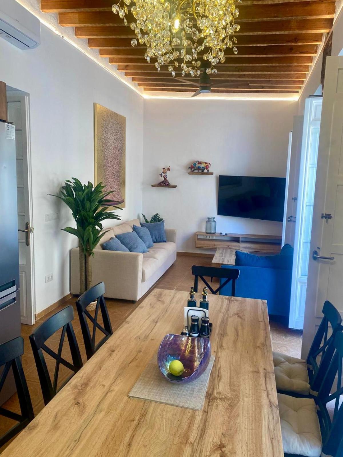 Casa Naty, Espacioso Renovado Apartamento En El Centro De Малага Экстерьер фото